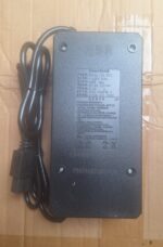 60V 8A 69.35V 19S LiFePO4 E-Bike Battery Charger Smart Fast Charger with Auto Cut-Off - Image 2