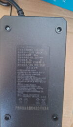 60V 8A 69.35V 19S LiFePO4 E-Bike Battery Charger Smart Fast Charger with Auto Cut-Off - Image 5
